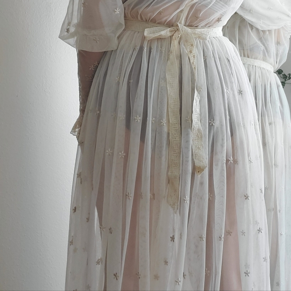 🚫SOLD🚫Vintage Mesh Bridal Dress - Picture 12 of 16